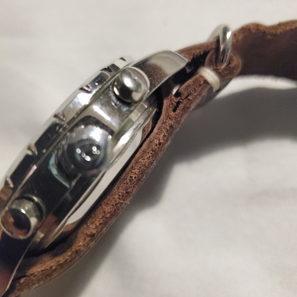 Watch - Picture 4 of 8